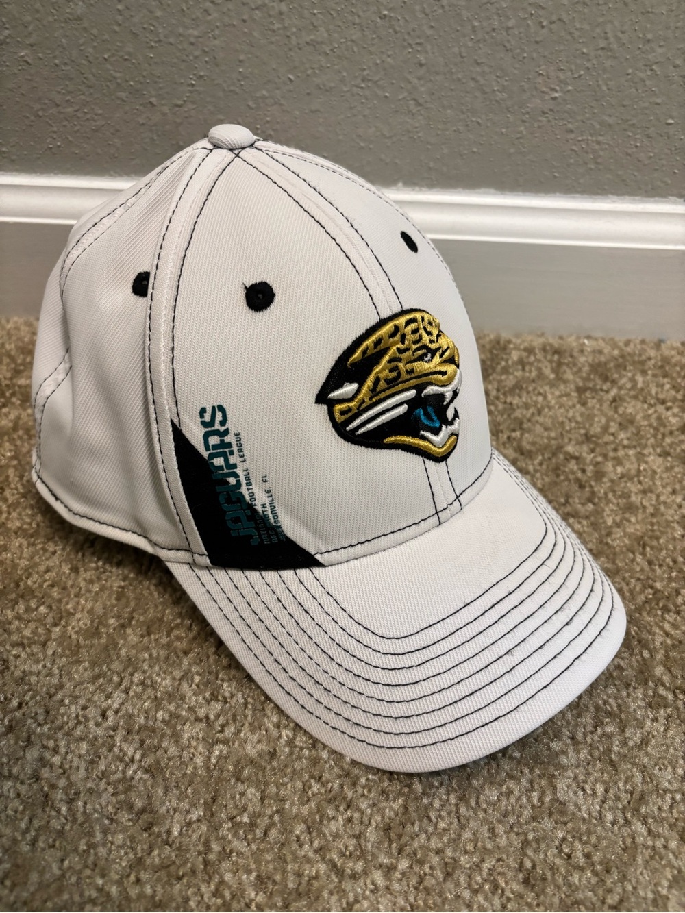 Reebok White Jacksonville Jaguars Logo Baseball Cap